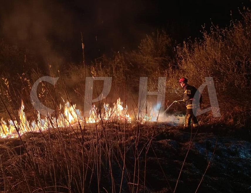 ПЕТРОВО, 22. МАРТА /СРНА/ - Добровољна ватрогасна јединица из Петрова угасила је пожар који је захватио 50 дунума ниског растиња на подручју ове општине, изјавио је Срни командир Драган Петковић.
