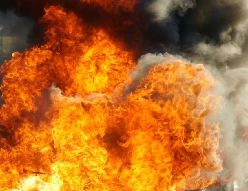 СTАНБУЛ, 22. МАРТА /СРНА/ - Једна особа је погинула, а 10 повријеђено након што су се усљед експлозије гаса срушиле двије зграде у Истанбулу, саопштиле су данас локалне власти.