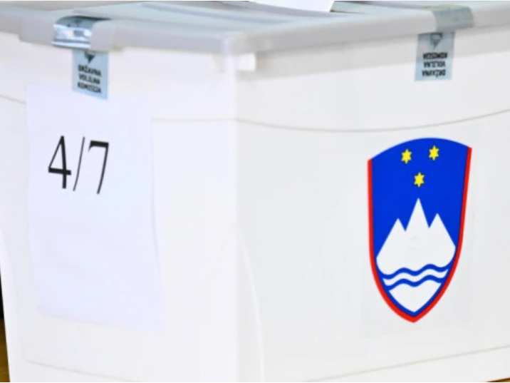 ЉУБЉАНА, 23. МАРТА /СРНА/ - Покрет Слобода премијера Роберта Голоба је на основу 99,85 одсто пребројаних галсова на парламентарним изборима у Словенији испред Словеначке демократске странке /СДС/ Јанеза Јанше.