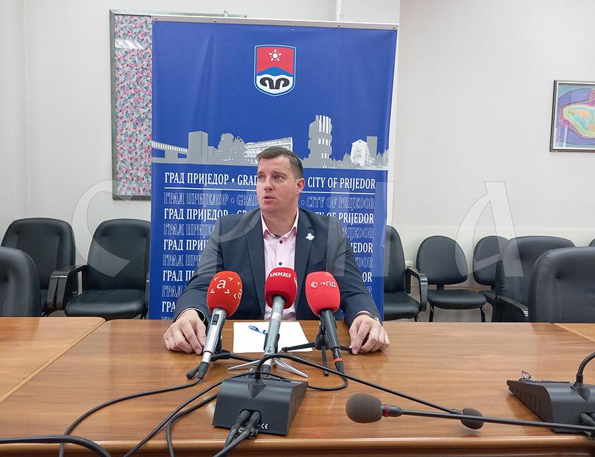 ПРИЈЕДОР, 23. МАРТА /СРНА/ - Град Приједор расписао је данас четири јавна позива за суфинансирање социјално-хуманитарних и удружења националних мањина, удружења у области аматеризма у култури, спортских клубова и издавачке дјелатности за шта је у градском буџету планирано укупно око 1,2 милиона КМ.