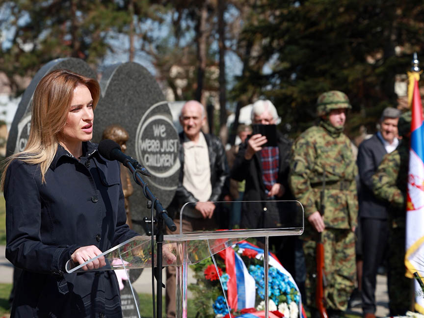 БЕОГРАД, 24. МАРТА /СРНА/ - Министар за рад, запошљавање, борачка и социјална питања Србије Милица Ђурђевић Стаменковски поручила је данас у Београду да је НАТО, агресијом на СР Југославију 1999. године, хтио Србима да избрише право на биолошки опстанак, достојанство, идентитет и интегритет.