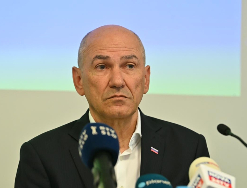 ЉУБЉАНА, 24. МАРТА /СРНА/ - Предсједник Словеначке демократске странке /СДС/ Јанез Јанша најавио је данас да ће искористити сва правна средства како би оспорио резултате пријевременог гласања на парламентарним изборима у Словенији због бројних неправилности.