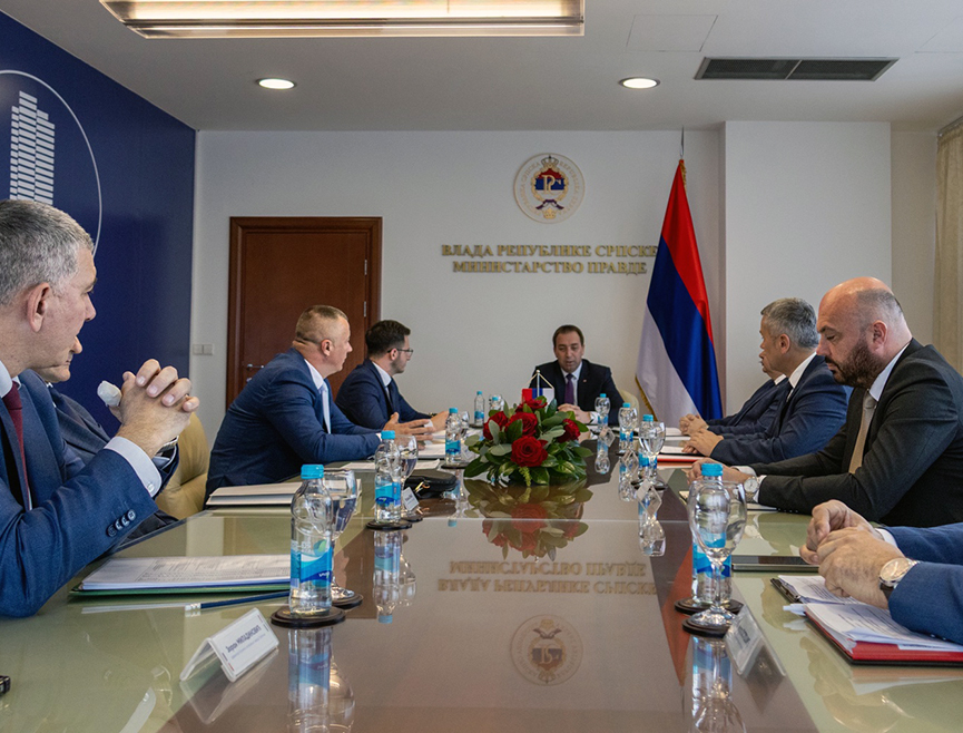 БАЊАЛУКА, 24. МАРТА /СРНА/ - Министар правде Републике Српске Горан Селак изјавио је да је стање безбједности у казнено-поправним установама задовољавајуће и да постоји јасна опредијељеност да се систем континуирано унапређује.