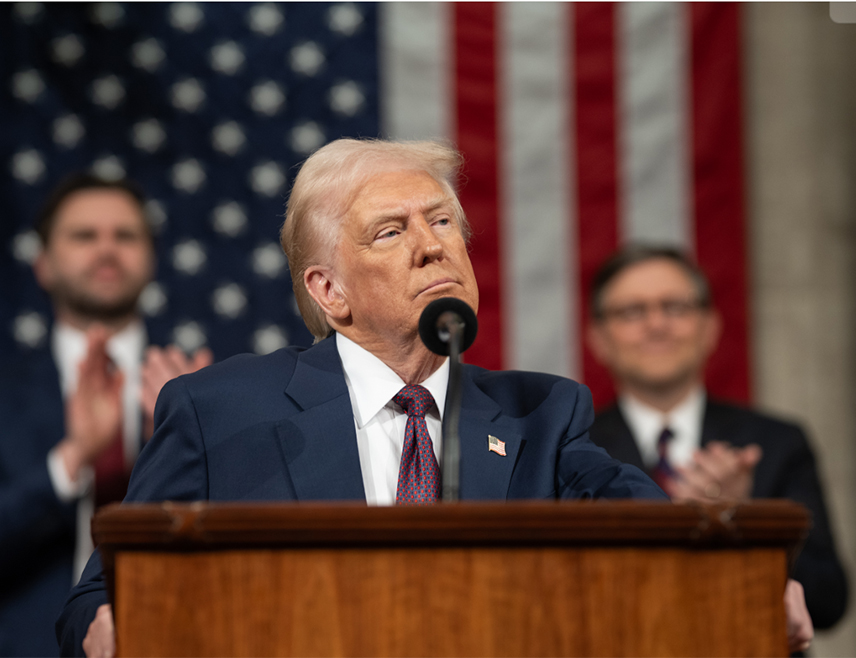 ВАШИНГТОН, 26. МАРТA /СРНА - РИА Новости/ - Предсједник САД Доналд Трамп изјавио је да би сматрао великом чашћу ако би дао допринос проналажењу рјешења за сукоб у Украјини.