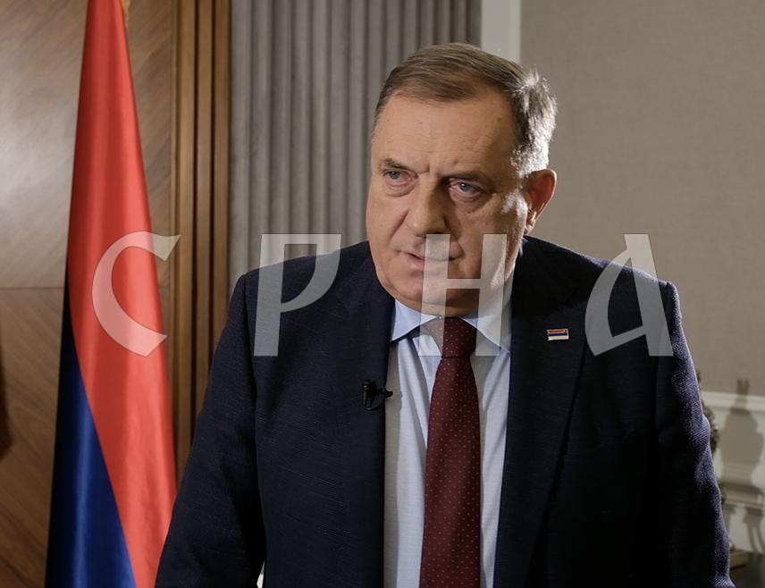 БАЊАЛУКА, 27. МАРТА /СРНА/ - Лидер СНСД-а Милорад Додик изјавио је да је задужење Републике Српске од 500 милиона евра на Лондонској берзи планирано прошле године, те да се у емисију еврообвезница ушло веома храбро.