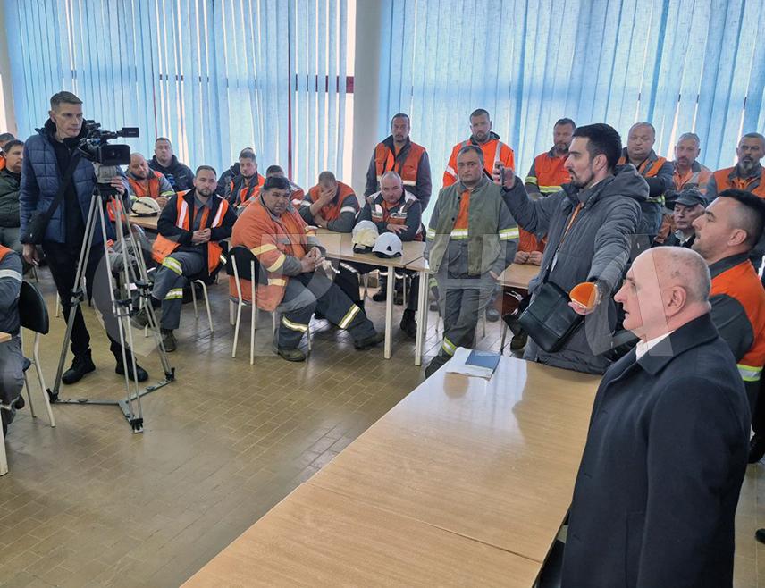 ПРИЈЕДОР, 27. МАРТА /СРНА/ - Министар енергетике и рударства Републике Српске Петар Ђокић изјавио је данас да су оправдани захтјеви радника рудника "Нова Љубија" да заштите своја права, те да радници желе отпремнине уколико више неће бити рударске производње у Приједору.