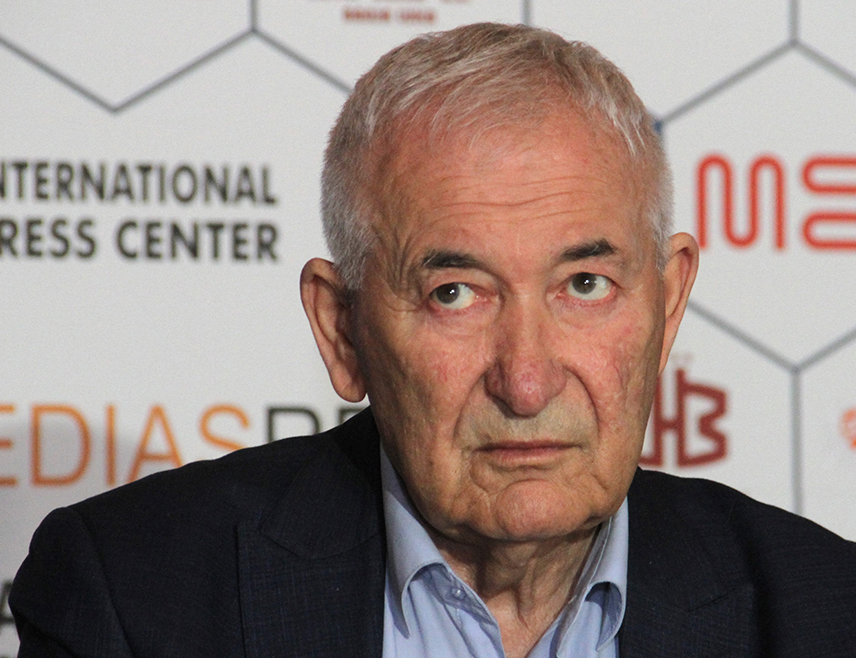 ДРВАР, 30. МАРТА /СРНА/ – Деценијско систематско занемаривање путне инфраструктуре у повратничким општинама у Федерацији БиХ /ФБиХ/ за посљедицу има и трагичне губитке живота у саобраћајним несрећама, попут јутрошње на превоју Ланиште код Кључа у којој је погинуо припадник МУП-а Републике Српске, а његов колега тешко повријеђен, рекао је Срни предсједник Удружења "Одрживи повратак" Миле Марчета.