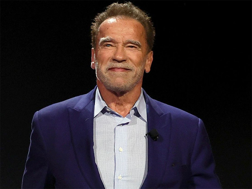 БЕЛФАСТ, 30. МАРТА /СРНА/ - Америчко-аустријски глумац и бивши гувернер Калифорније Арнолд Шварценегер добио је почасни докторат Универзитета у Алстеру током посјете Белфасту, главном граду Сјеверне Ирске.