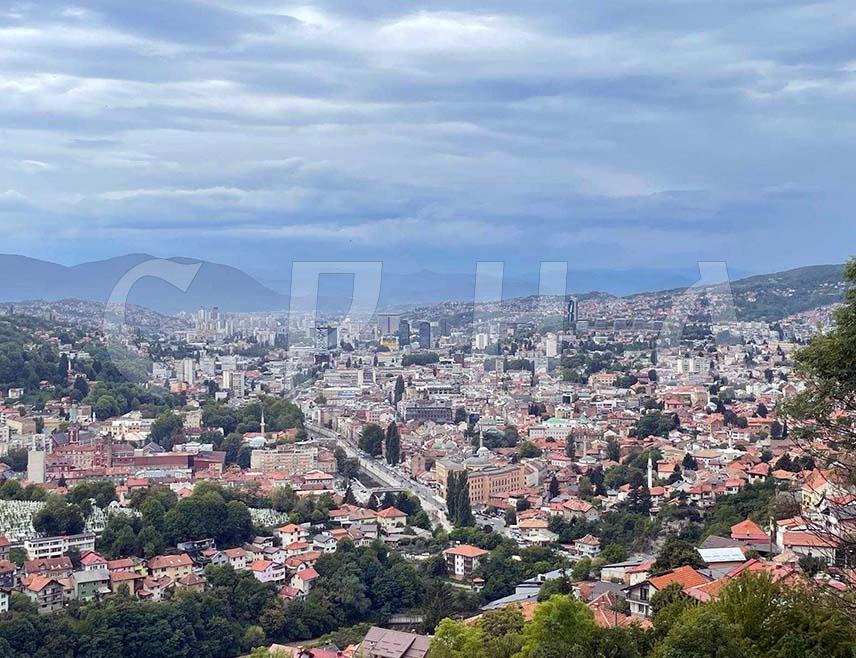 САРАЈЕВО, 31. МАРТА /СРНА/ - Одбор за заштиту права Срба у Федерацији БиХ /ФБиХ/ покренуће иницијативу за измјену назива улица у Сарајеву које носе имена лица повезаних са нацистичким режимом и антисемитизмом, што вријеђа српске и јеврејске жртве.