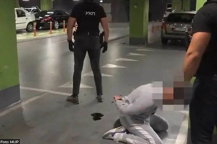 САРАЈЕВО, 31. МАРТА /СРНА/ - Србија је данас испоручила БиХ Адела Кабаша, осумњиченог за убиство Мехмеда Рамића 2021. године у сарајевском насељу Пофалићи, и њему ће почети суђење, рекао је Срни адвокат Омер Мехмедбашић.