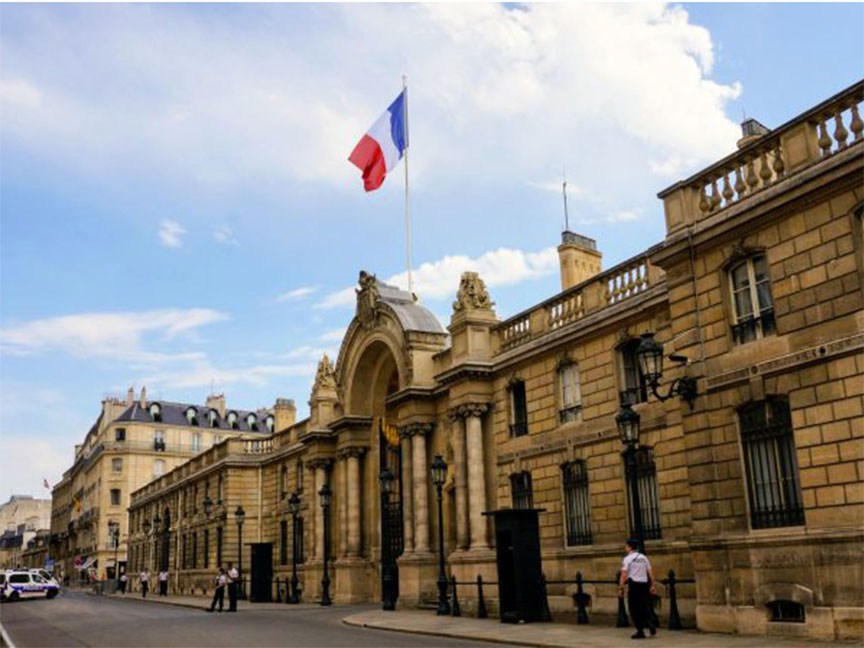 ПАРИЗ, 31. МАРТА /СРНА/ - Француска је изненађена критикама америчког предсједника Доналда Трампа јер Париз није одобрио авионима који су ишли ка Израелу да прелете преко француске територије, саопштено је из Јелисејске палате.