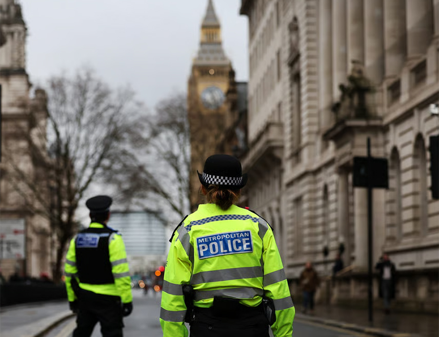 ЛОНДОН, 1. АПРИЛА /СРНА-Ројтерс/ - Британска полиција ухапсила је тројицу мушкараца осумњичених за паљење возила хитне помоћи јеврејске заједнице у сјеверном дијелу Лондона, саопштено је из полицијске управе Лондона.