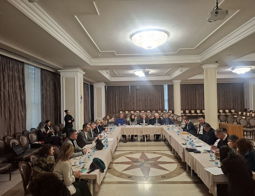 БАЊАЛУКА, 2. АПРИЛА /СРНА/ - Република Српска има развијену туристичку понуду, али и значајне потенцијале и ресурсе за даље унапређење и развој ове гране привреде, речено је у Бањалуци на округлом столу "Стање у области туризма и приједлози мјера за његово унапређење".