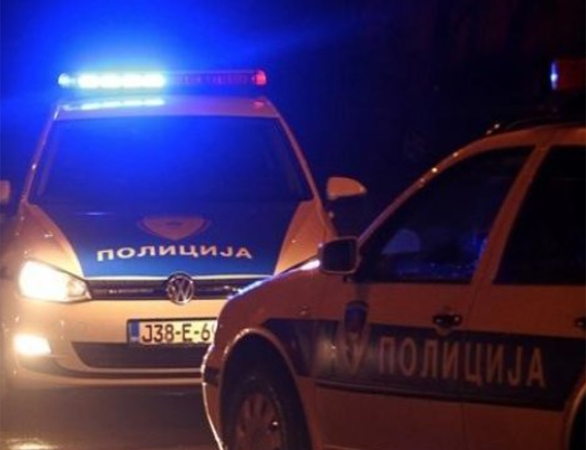 БИЈЕЉИНА, 2. АПРИЛА /СРНА/ - Возач "пежоа" Д. Ђ. лакше је повријеђен у судару на раскрсници у Бијељини.