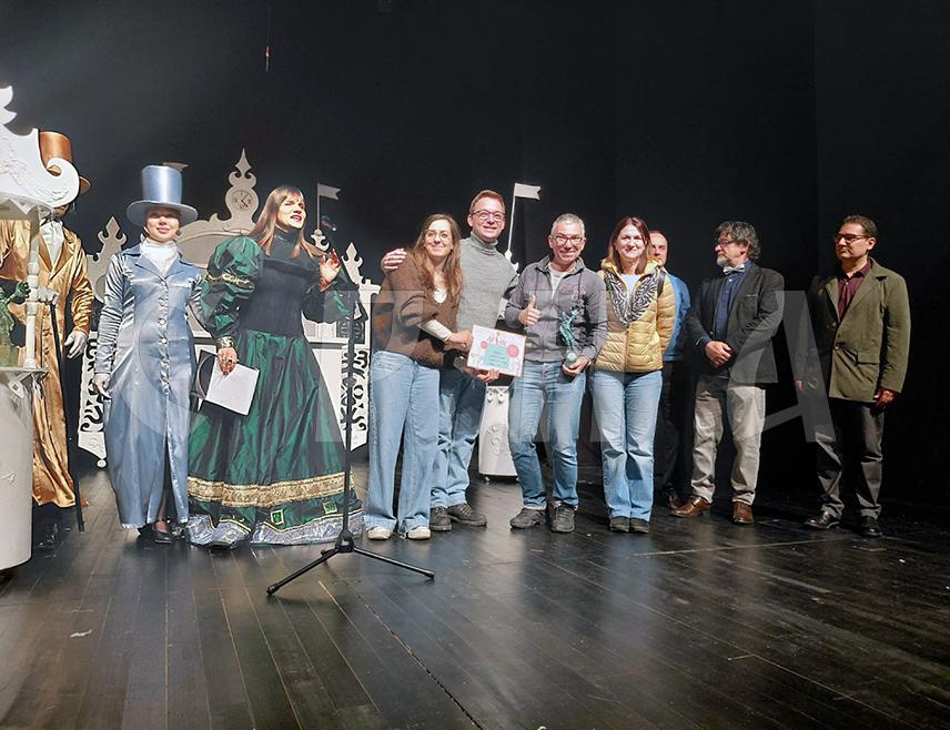 ИСТОЧНО САРАЈЕВО, 3. АПРИЛА /СРНА/ - Гран-при "Златна анима" за најбољу представу у цјелини на Међународном фестивалу професионалних позоришта за дјецу "Лут фест" освојиле су представе "Црвенкапа" новосадског Позоришта младих и "Хотел за осјећања" зрењанинског Народног позоришта "Тоша Јовановић".