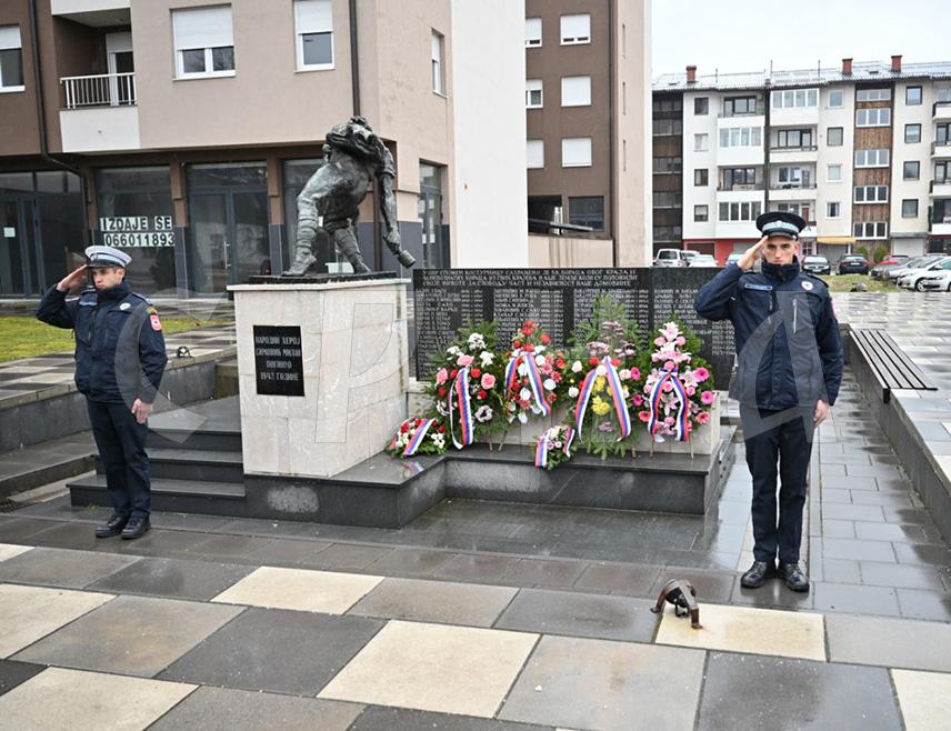 ПАЛЕ, 3. АПРИЛА /СРНА/ - Српски народ увијек се бранио и борио за слободу, а тамо гдје није било српског војника страдали су српски цивили, поручено је данас са обиљежавања Дана ослобођења Пала у Другом свјетском рату.