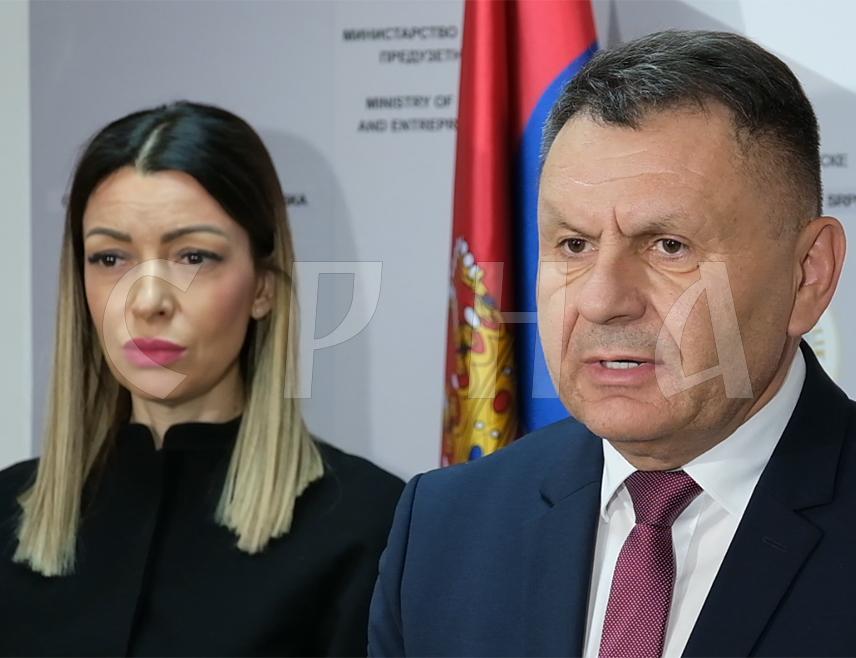 БАЊАЛУКА, 3. АПРИЛА /СРНА/ - Министар привреде и предузетништва Републике Српске Раденко Бубић истакао је данас значај привредне сарадње са Србијом и нагласио да постоје капацитети за њено проширење у области трговинске размјене.