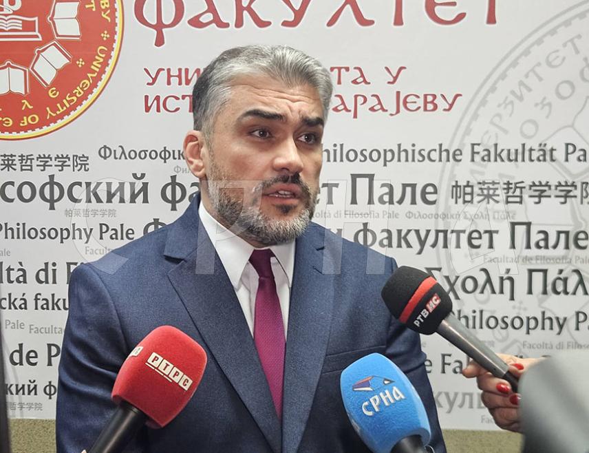 ПАЛЕ, 3. АПРИЛА /СРНА/ - На Палама су данас обиљежене три деценије студијског програма Српски језик и књижевност на Филозофском факултету Универзитета у Источном Сарајеву, а тим поводом уприличени су пријеми студената прве и друге генерације и предавања њихових тадашњих професора.