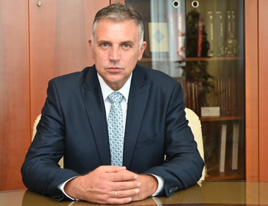 БАЊАЛУКА, 3. АПРИЛА /СРНА/ - Министар просвјете и културе Републике Српске Боривоје Голубовић посјетиће у понедјељак и уторак, 6. и 7. априла, Невесиње, Билећу и Требиње.