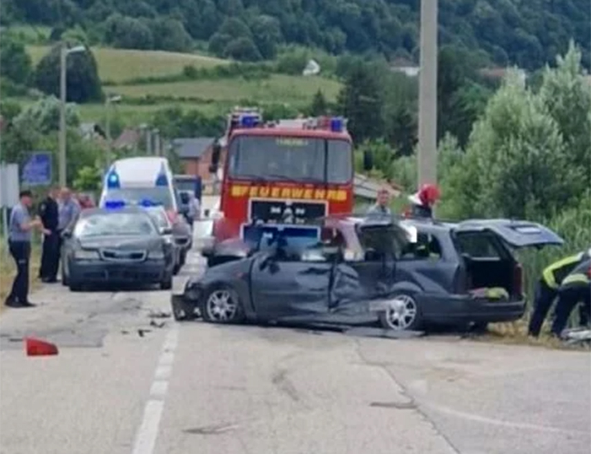 САРАЈЕВО, 3. АПРИЛА /СРНА/ - На путевима широм БиХ прошле године догодиле су се 42.762 саобраћајне незгоде, сваког дана у просјеку 117, а погинуло је 288 лица, подаци су Бихамка.