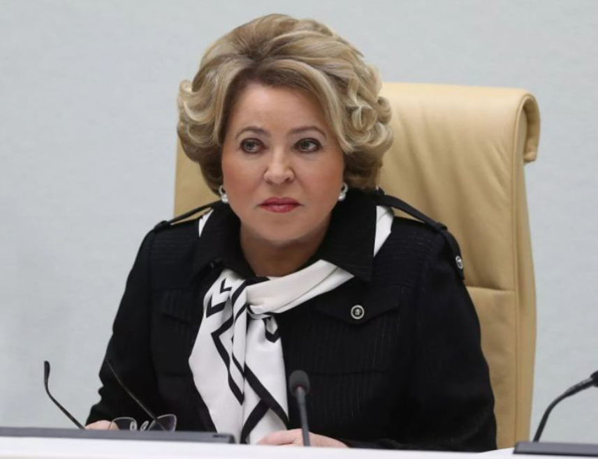 МОСКВА, 4. АПРИЛА /СРНА/ - Русија ће постићи споразум са Украјином под условима које је сама одредила и неће одустати од освојених територија, изјавила је предсједник Савјета Федерације Валентина Матвијенко.