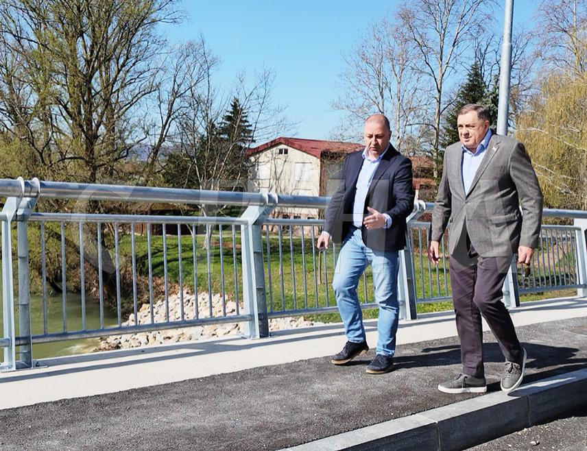 BANJA LUKA, APRIL 5 /SRNA/ - The President of SNSD Milorad Dodik, stated that the bridge in the Banja Luka neighborhood of Česma will be completed next week, to the satisfaction of residents on both sides of the Vrbas River, nearby communities, as well as all travelers and tourists passing through the area.