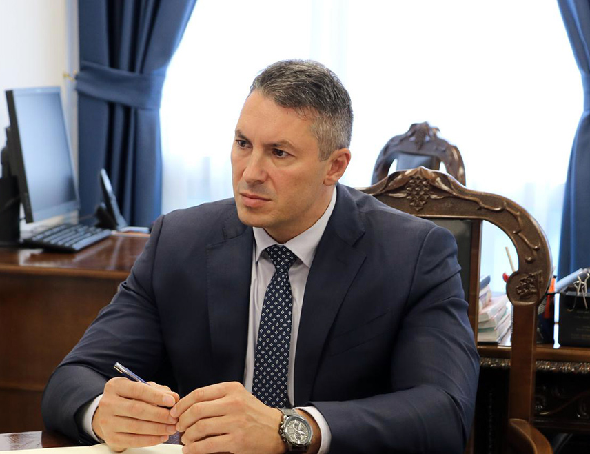 САРАЈЕВО, 4. АПРИЛА /СРНА/ - Након изузетно успјешно реализованог Пословног форума БиХ-земље Бенелукса и међународне компаније у Бриселу, који је окупио више од 100 компанија, исказан је интерес за организацију догађаја и у Луксембургу, изјавио је Срни потпредсједник Спољнотрговинске коморе БиХ Вјекослав Вуковић.