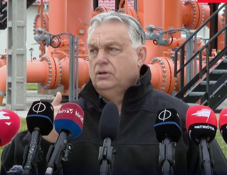 БУДИМПЕШТА, 6. АПРИЛА /СРНА/ - Мађарски премијер Виктор Орбан допутовао је у инспекцију гасовода на граници са Србијом, објављено је његовом налогу на "Фејсбуку".