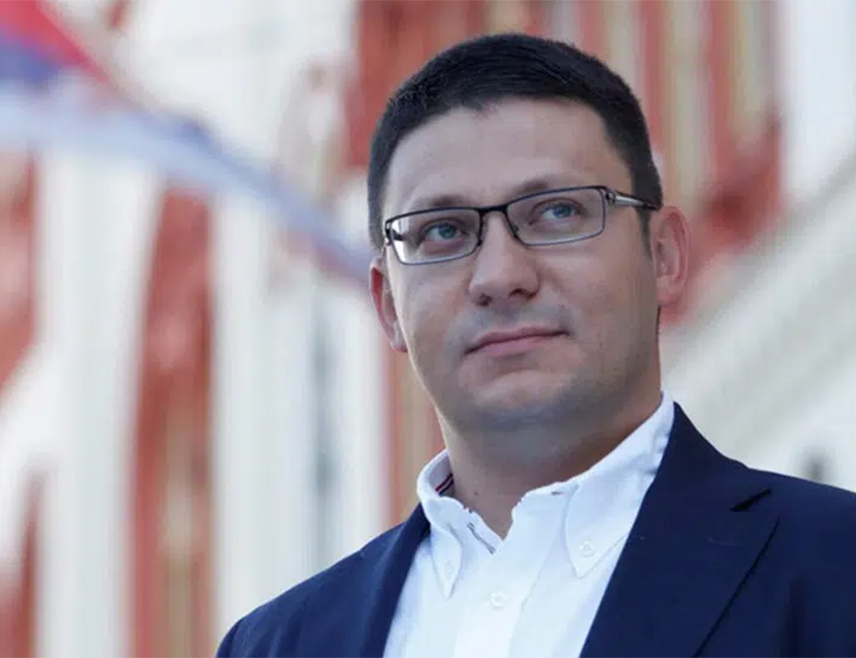 БЕОГРАД, 6. АПРИЛА /СРНА/ - Србија, Мађарска и Словачка треба да формирају војно-безбједносни савез, јер дијеле заједничке интересе, изложене су сличним притисцима и имају исту потребу да заштите своје ресурсе, инфраструктуру и грађане, рекао је Срни предсједник Српске лиге Александар Ђурђев.