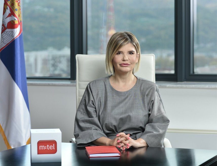 БАЊАЛУКА, 6. АПРИЛА /СРНА/ - Признање домаће пословне заједнице за најуспјешнију жену у привреди Републике Српске у прошлој години које је припало генералном директору "М:тела" Јелени Триван потврда је њеног снажног друштвеног ангажмана и изузетних пословних резултата ове компаније у континуитету.