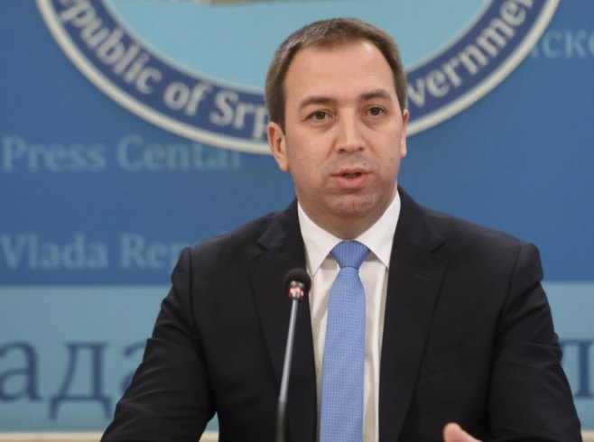 БЕОГРАД, 8. АПРИЛА /СРНА/ - Посјета Доналда Трампа Млађег Бањалуци је снажна порука Републици Српској, али и Сарајеву будући да је директно дошао на бањалучки аеродром, изјавио је министар правде Републике Српске Горан Селак.