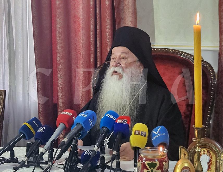 САРАЈЕВО, 8. АПРИЛА /СРНА/ - Исус Христос дао је могућност да се бира живот без гријеха и смисао васкрсења је у новој стварности, у новој вриједности људског постојања, поручио је у васкршњој поруци Његово високопреосвештенство митрополит дабробосански Хризостом.