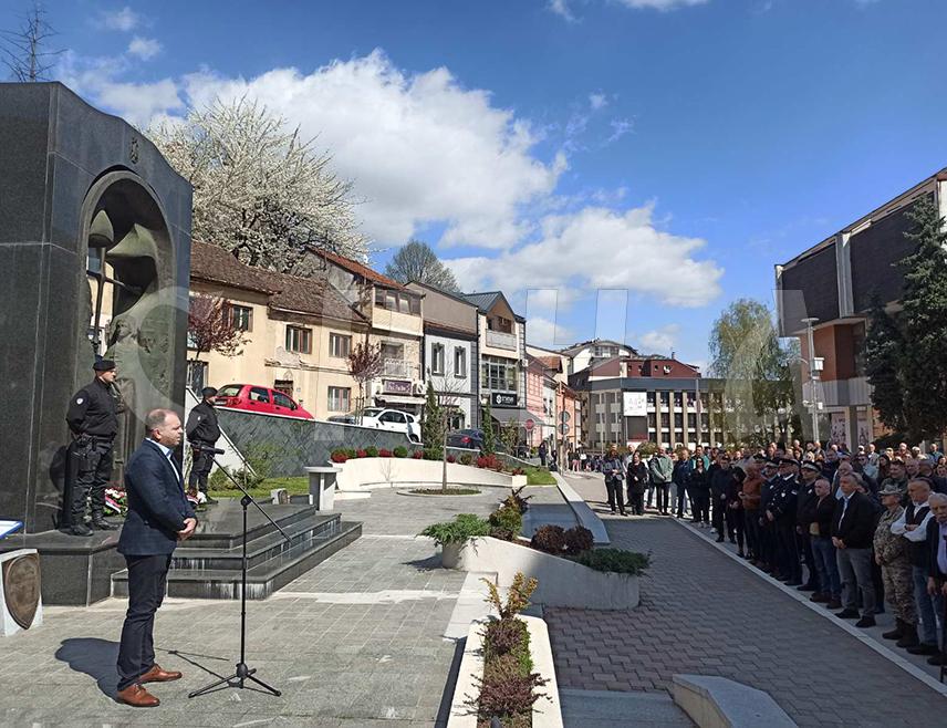 ZVORNIK, APRIL 9 /SRNA/ - Zvornik was liberated 34 years ago from Muslim paramilitary formations that had planned to take control of the city on the Drina River, but were prevented from doing so by Serbian unity, resourcefulness, and courage, the City Organization of Families of Captured and Fallen Soldiers and Missing Civilians stated.