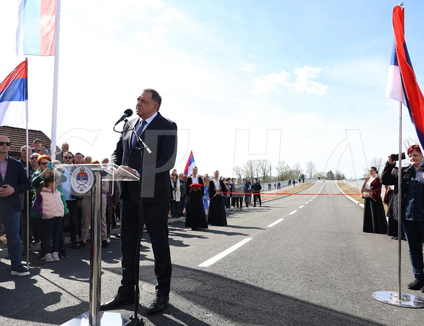 BANJA LUKA, APRIL 9 /SRNA/ - SNSD leader Milorad Dodik stated today that it was necessary to open the bridge in the Banja Luka neighborhood of Česma to improve the living conditions of citizens, emphasizing that Republika Srpska is stable, peaceful, economically prosperous, and focused on its future.