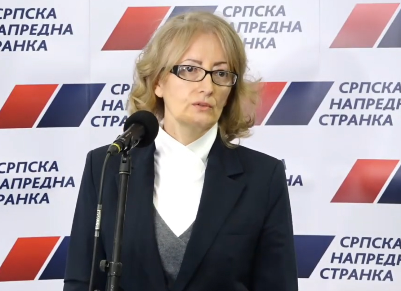 БЕОГРАД, 9. АПРИЛА /СРНА/ - СНС сматра да је вријеме да се покрене најшири могући друштвени дијалог о спољнополитичкој оријентацији Србије, изјавила је члан Предсједништва СНС-а Марина Рагуш.