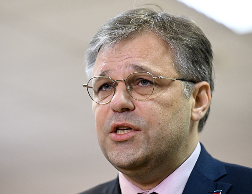 МОСКВА, 10. АПРИЛА /СРНА/ - Руске снаге наставиће да спроводе мисије у Украјини док се не постигну систематски споразуми са Кијевом, изјавио је амбасадор руског Министарства спољних послова надлежан за злочине кијевског режима Родион Мирошник.