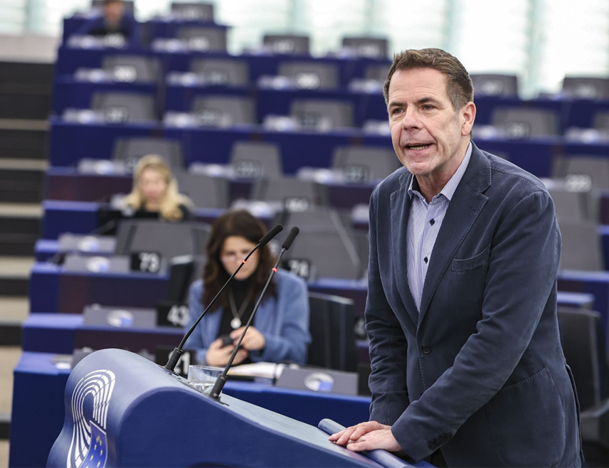 БЕЧ, 10. АПРИЛА /СРНА/ - Брисел неоправдано преусмјерава милијарде евра у треће земље, чиме практично жртвује потребе држава као што је Србија, које не прате слијепо политику Уније, изјавио је потпредсједник Слободарске партије Аустрије Харалд Вилимски.