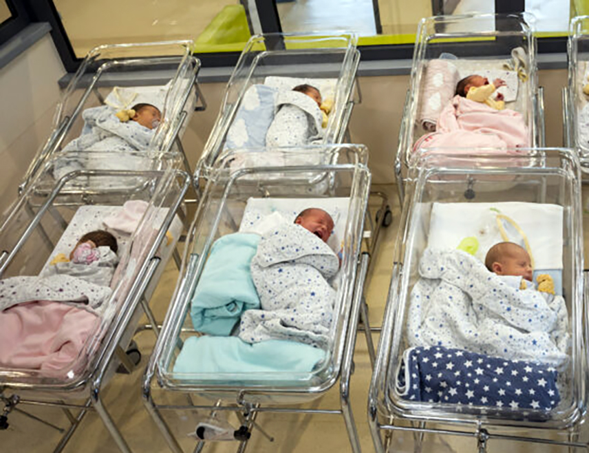 БИЈЕЉИНА, 12. АПРИЛА /СРНА/ - У породилиштима у Републици Српској у протекла 24 часа рођено је 12 беба, по шест дјевојчица и дјечака, потврђено је Срни у породилиштима.