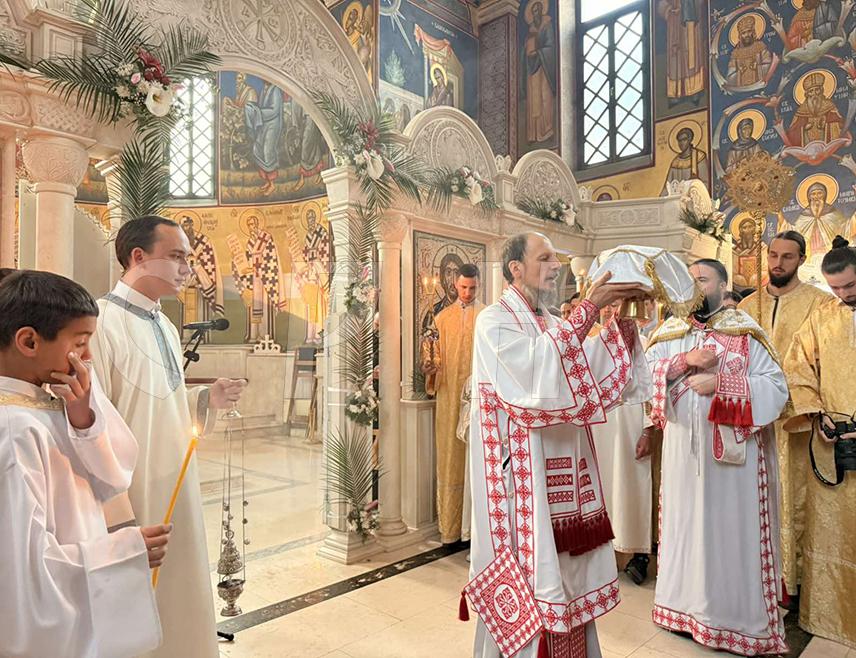 TREBINJE, APRIL 12 /SRNA/ - His Eminence, Metropolitan of Zahumlje-Herzegovina and the Littoral, Dimitrije, said that until the Second Coming of Christ, we should open our hearts, correct ourselves, forgive one another, love one another, and believe in Christ, for He is the most natural and humane thing that has appeared in this world.