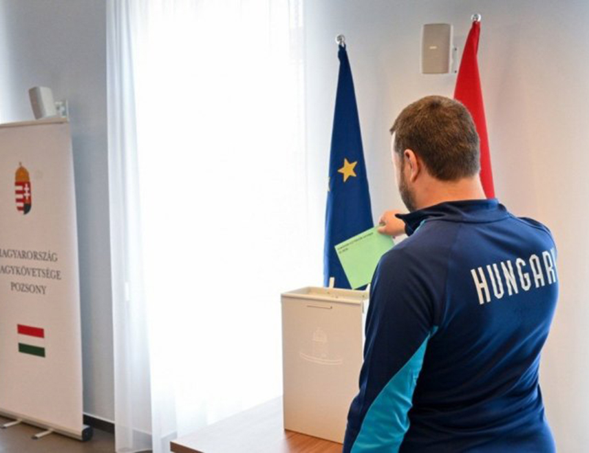 БУДИМПЕШТА, 12. АПРИЛА /СРНА/ - На парламентарним изборима у Мађарској до 17.00 часова по локалном времену гласало је нешто више од 74 одсто бирача са правом гласа, што је рекордно висок број.