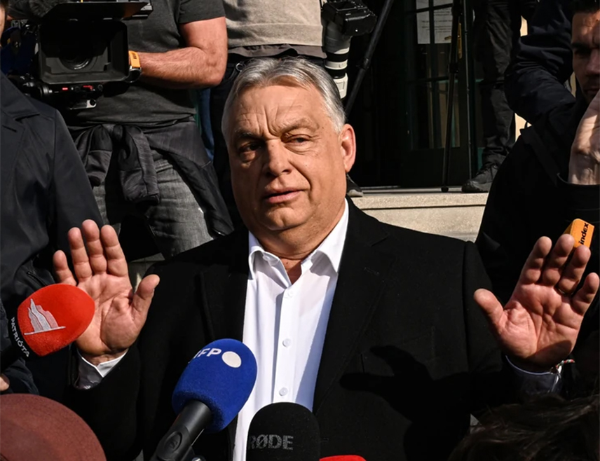 БУДИМПЕШТА, 12. АПРИЛА /СРНА/ - Мађарски премијер Виктор Орбан признао је пораз на парламентарним изборима у Мађарској и честитао противкандидату Петеру Мађару на убједљивој побједи.