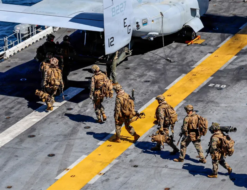 ВАШИНГТОН, 15. АПРИЛА /СРНА - РИА Новости/ - САД ће у наредним данима послати хиљаде додатних трупа на Блиски исток, како би биле спремне за нове нападе на Иран уколико се прекине примирје, објавио је "Вашингтон пост", позивајући се на неименоване америчке званичнике.