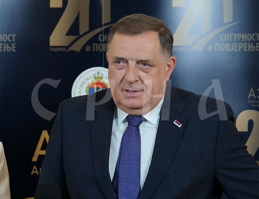 БАЊАЛУКА, 16. АПРИЛА /СРНА/ - Предсједник СНСД-а Милорад Додик изјавио је да је Агенције за осигурање Републике Српске формирана у тешким политичким околностима, прије 20 година, као доказ субјективитета Српске и жеље да заштити оно на шта има право.