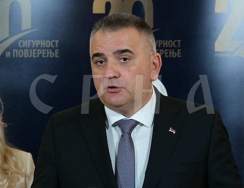 БАЊАЛУКА, 16. АПРИЛА /СРНА/ - Предсједник Владе Републике Српске Саво Минић изјавио је да Агенција за осигурање Републике Српске из године у годину биљежи све боље резултате, те да је евидентно да плаћање премије осигурања није трошак, него улагање у сигурност.