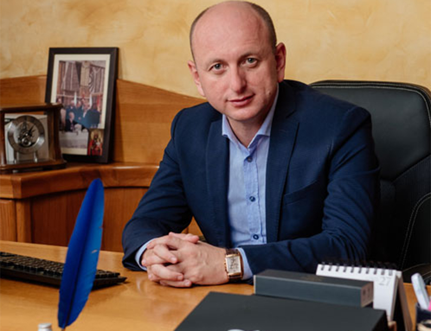 ПОДГОРИЦА, 16. АПРИЛА /СРНА/ - Предсједник Демократске народне партије Милан Кнежевић најавио је да ће тражити од Скупштине Црне Горе и парламента општине Зета да повуку признање самопроглашене државе Косово.