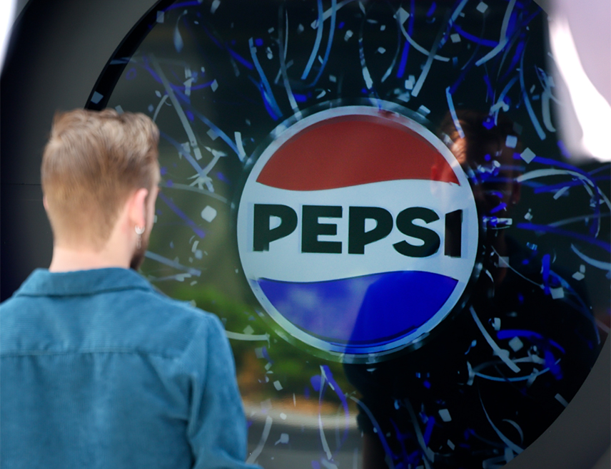 ВАШИНГТОН, 16. АПРИЛА /СРНА/ - Компанија "Пепси" снизила је цијене и смањила количину вјештачких састојака па је у првом кварталу порасла потражња за њеним пићима и грицкалицама.