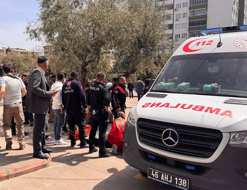 АНКАРА, 16. АПРИЛА /СРНА/ - Број жртава пуцњаве у средњој школи у Турској порастао је на 10, саопштио је турски министар унутрашњих послова Мустафа Чифтчи.