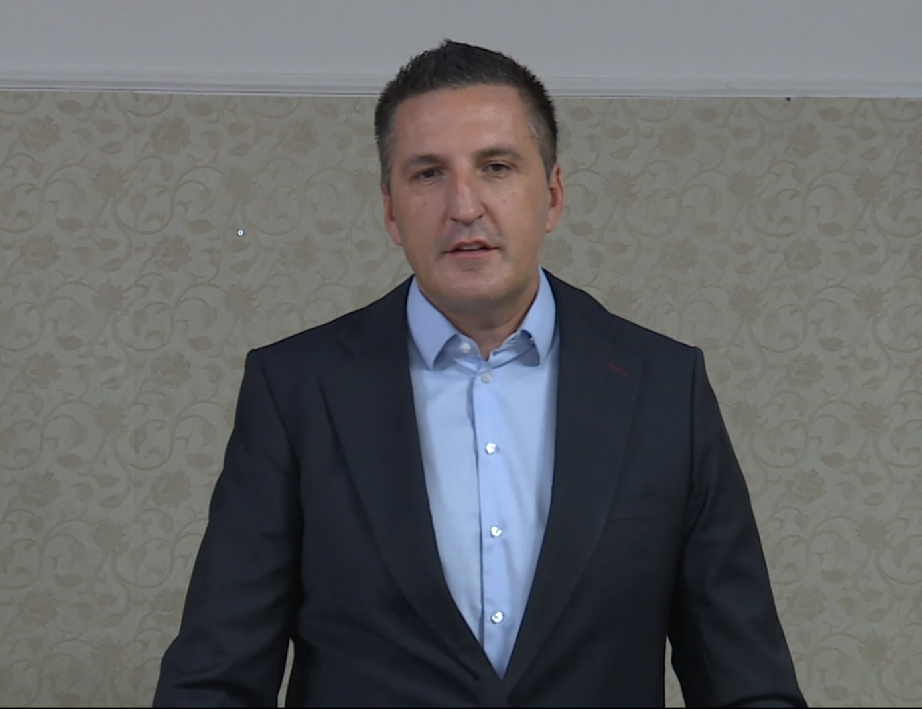 BANJA LUKA, APRIL 17 /SRNA/ – CEO of the Sarajevo-gas Company from Istočno Sarajevo Nedeljko Elek says that the contract signed today for the design and construction of the main Šepak–Novi Grad gas pipeline, worth BAM 1 billion and 29 million is the largest energy-related contract in the history of Republika Srpska.