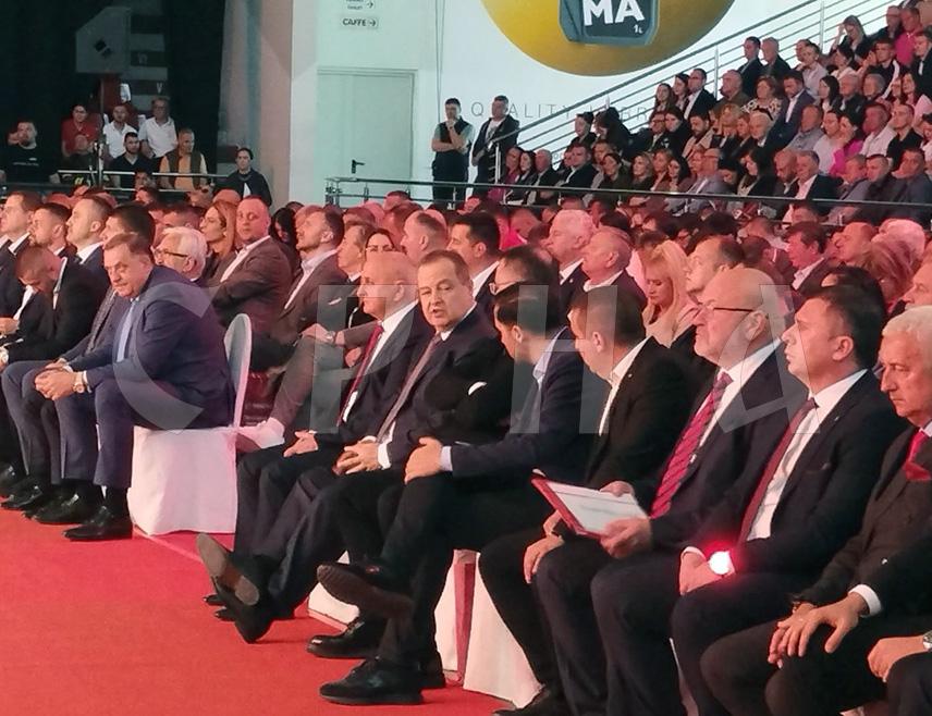 ЛАКТАШИ, 18. АПРИЛА /СРНА/ - Министар унутрашњих послова Србије Ивица Дачић рекао је данас у Лакташима да ће и у будућности односи Србије према Републици Српској бити братски, пријатељски и на највишем могућем нивоу.