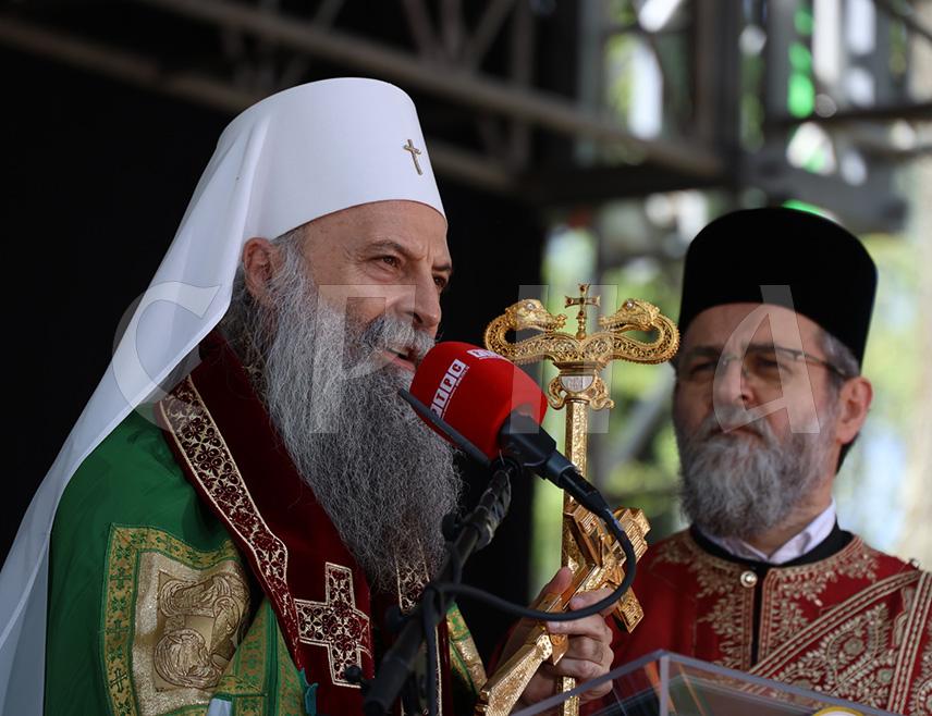 DONJA GRADINA, APRIL 19 /SRNA/ - His Holiness Serbian Patriarch Porfirije said today that there is no more exalted or powerful place from which the life-giving greeting "Christ is Risen" can be heard than from the place of the crucifixion of the innocent Lord Jesus Christ near Jerusalem, or from Donja Gradina, at the site of the most terrible Golgotha of the Serbian people.